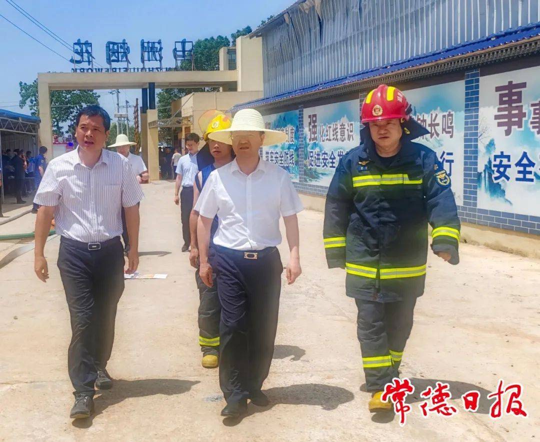 周振宇趕赴臨澧縣調(diào)度花炮廠爆炸事故救援處置工作