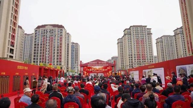 山東省委常委、青島市委書(shū)記曾贊榮調(diào)研督導(dǎo)邵哥莊安置房項(xiàng)目推進(jìn)情況