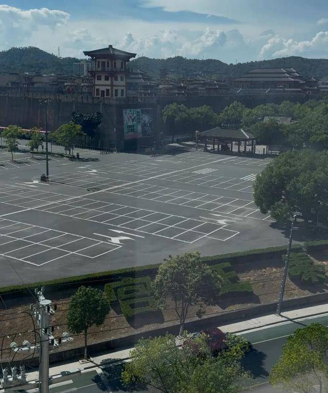 日薪五千，短劇狂招“爸媽”？真相：先花4萬元培訓(xùn)3個月