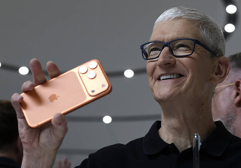 iPhone 17只是開(kāi)始！蘋(píng)果將陸續(xù)推出10款新品，首款無(wú)顯示屏智能眼鏡也將亮相