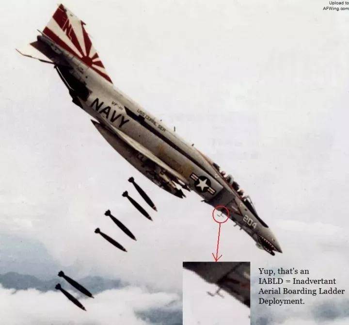 央視曝光！殲-35A改用內(nèi)置登機(jī)梯，和F-35的一模一樣？