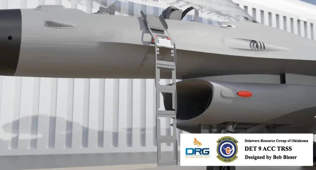 央視曝光！殲-35A改用內(nèi)置登機(jī)梯，和F-35的一模一樣？